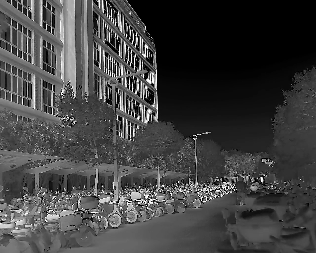 Challenges and Opportunities in Miniaturizing Microbolometers